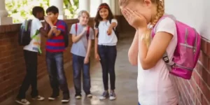 قلدری و زورگویی در کودکان: علل، نتایج و راهکارها